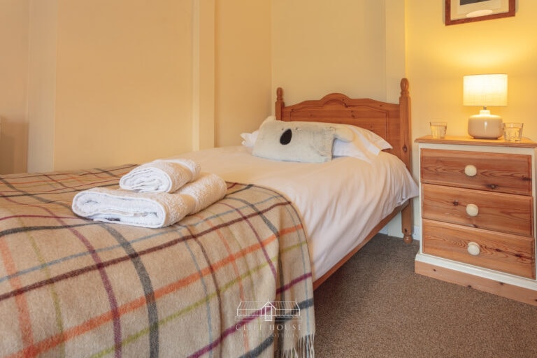 coach house, maple cottage, pine cottage, willow cottage, chestnut cottage, self catering holiday cottage, enclosed court yard, enclosed garden, bike storage, self catering, cottages with pools, cottage with pool, cottage with gardens